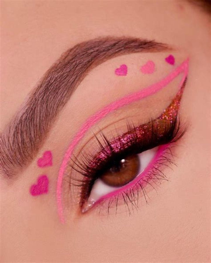 33 Valentine's Day makeup looks to fall in love with