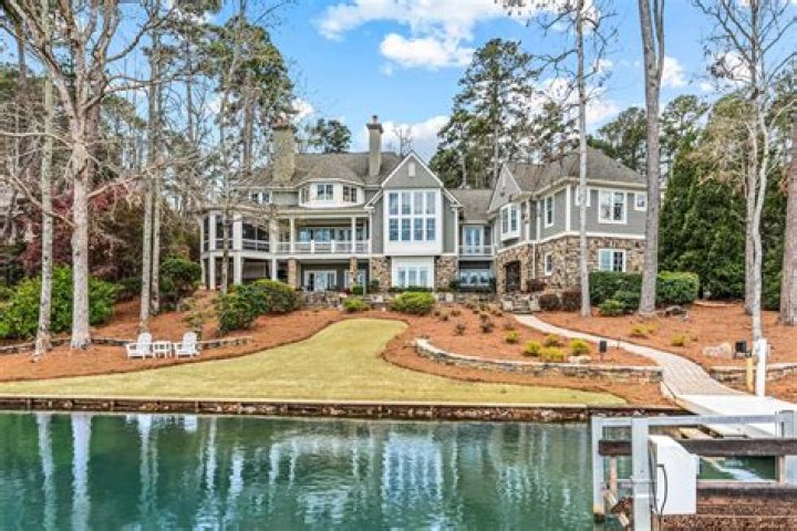 Does Ben Roethlisberger Have a House on Lake Oconee? Unpacking the Rumor