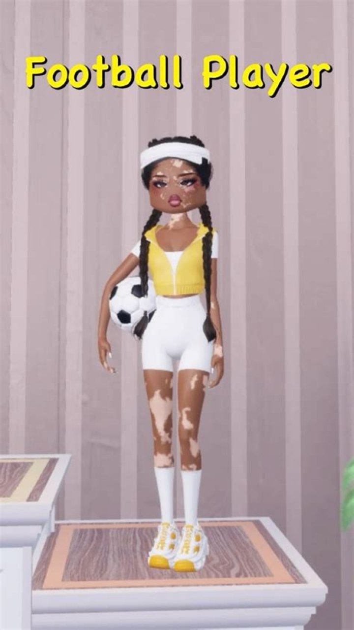 Dress to Impress Football Outfits: Ideas & Inspo!