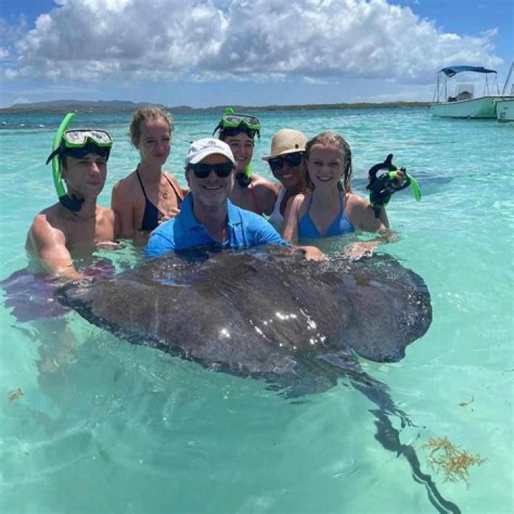 Eve Enjoys Vacation with Husband, Her 4 Stepkids: Photos