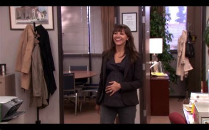 Rashida Jones on The Office: The Karen Filippelli Story & More!