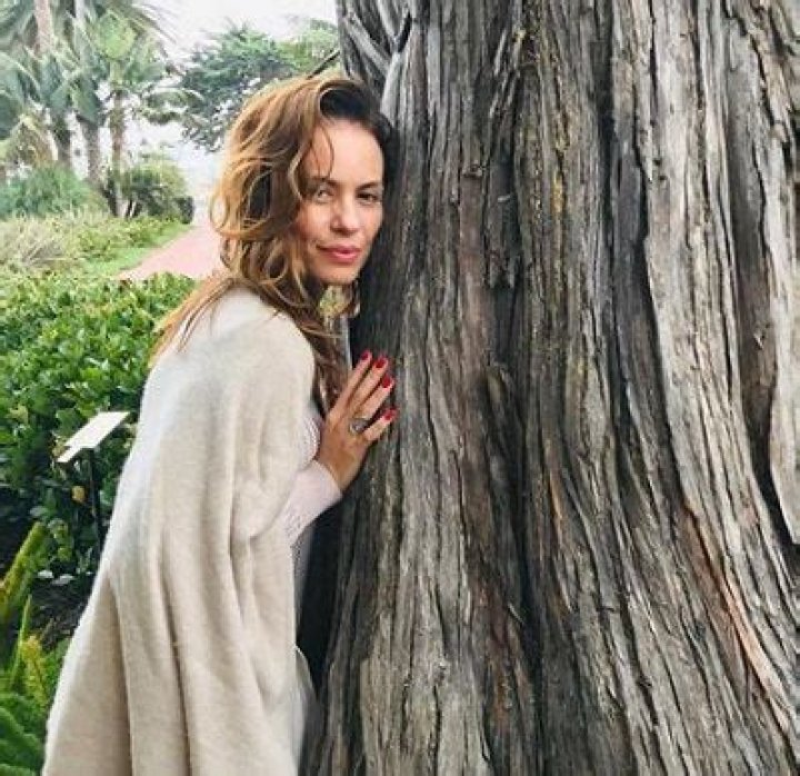 What are Some Interesting Facts About Viviane Thibes?